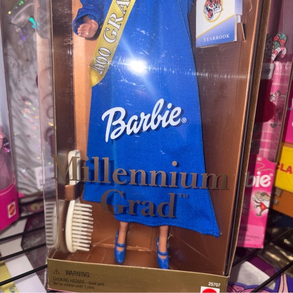 Barbie Millenium Grad, 2000 Graduate Special Edition, Never Out Of The Box - Picture 2 of 11